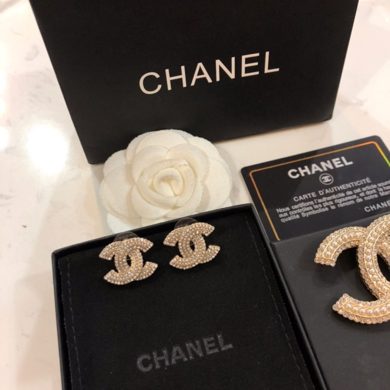 Ch**el earrings